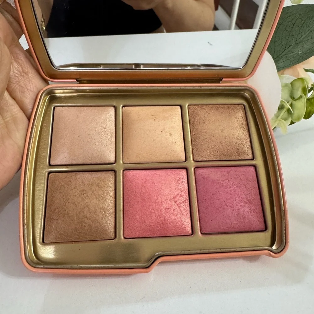 Hourglass AMBIENT LIGHTING EDIT UNLOCKED ELEPHANT - Picture 3 of 9